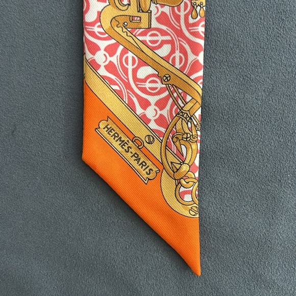 Hermes scarf 33x2”
Wore one time only. Excellent condition - Picture 3 of 10